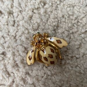 Joan of the jungle bee pin